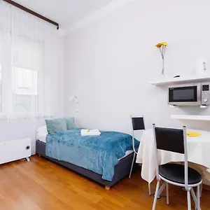 Studio Krowoderska By Renters Apartament